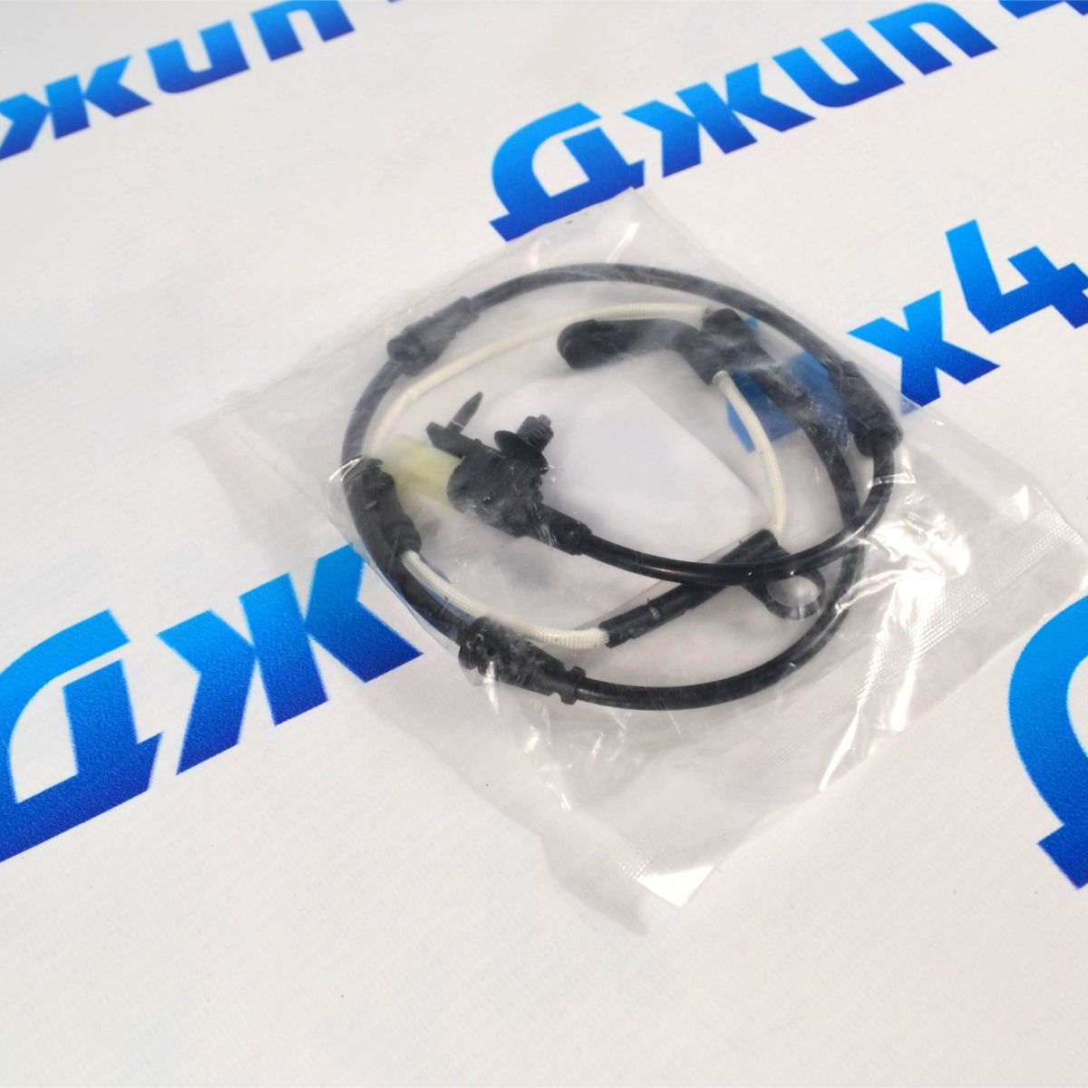 Датчик износа задних тормозных колодок Land Rover Discovery L462/Land Rover Defender L663 LR084071