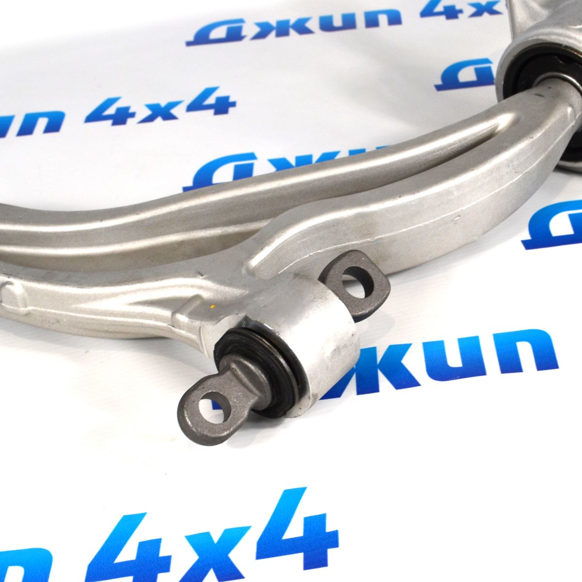 Рычаг передний нижний Chrysler Pacifica (правый) 05274642AA