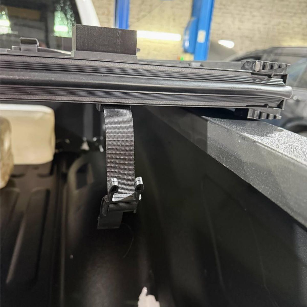 Крышка кузова Dodge Ram 1500 для кузова 6.4 (без рам боксов) 82215864AB