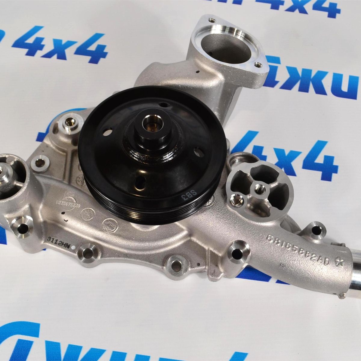 Помпа системы охлаждения Jeep Grand Cherokee WK2 SRT8 V6.2 Hemi/Dodge Ram TRX V6.2 Hemi 68165882AD