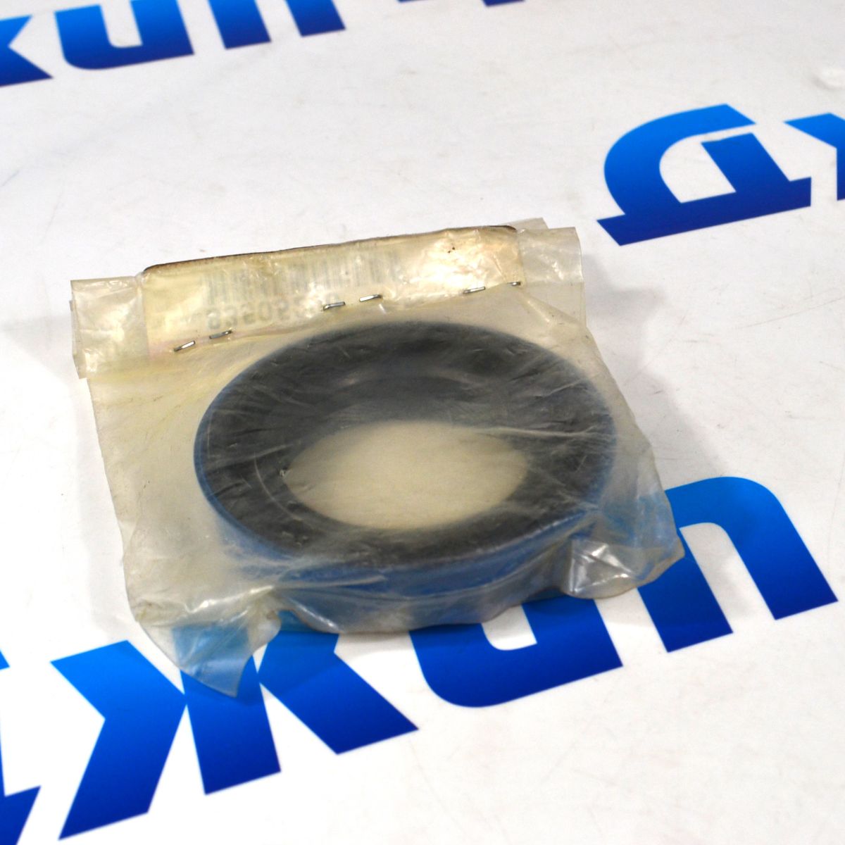 Сальник РКПП на передний кардан Jeep 83505290