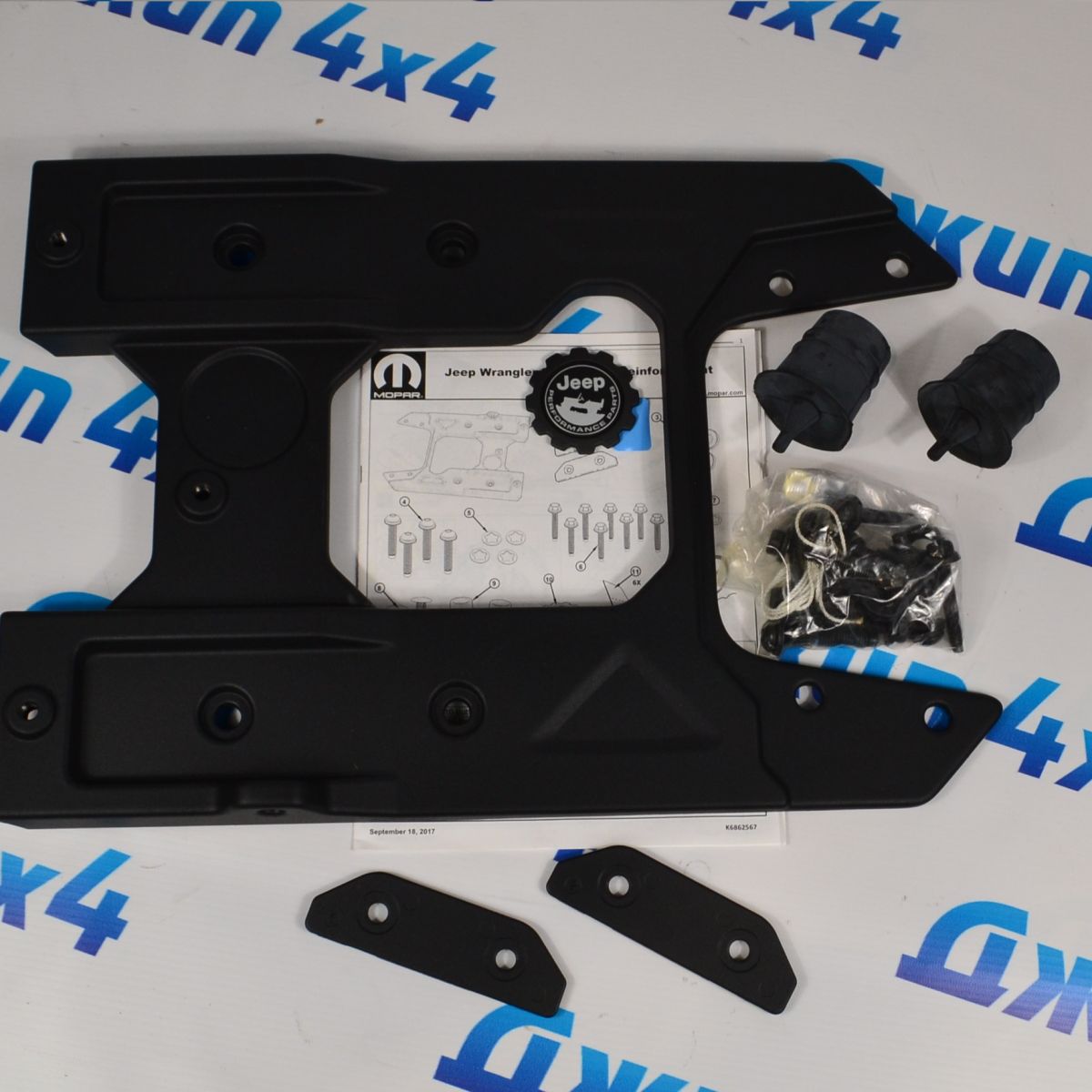 Кронштейн крепления запасного колеса Jeep Wrangler JL 82215356AB