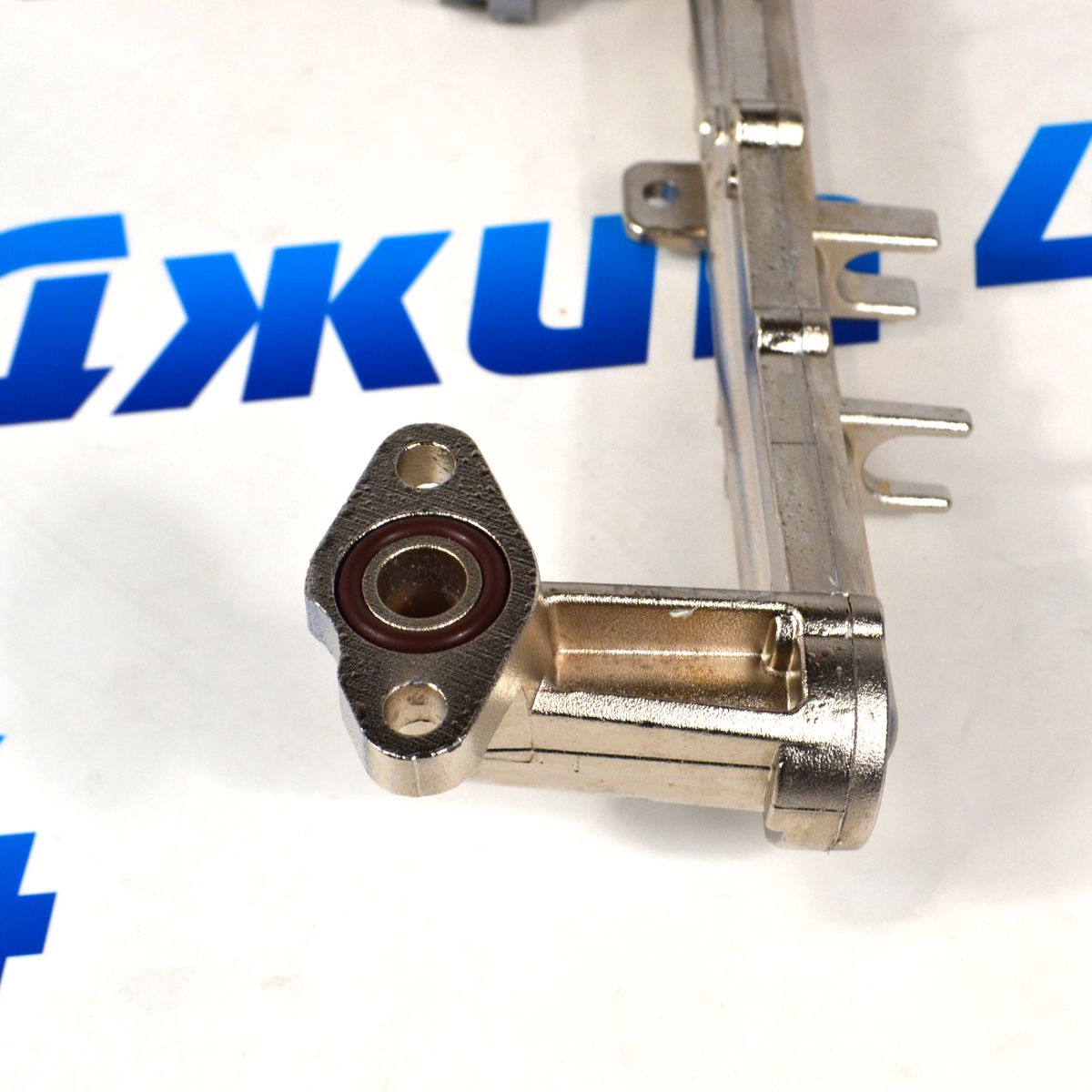 Трубка системы охлаждения между гбц Range Rover L405/Range Rover Sport L494 V5.0SC (алюминий) LR109402