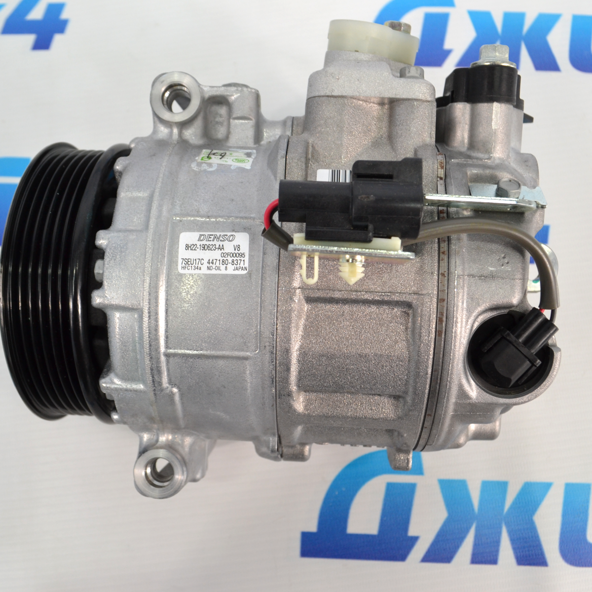 Компрессор кондиционера Range Rover Sport L320/Land Rover Discovery L319 V4.2SC/4.4 Petrol LR012593