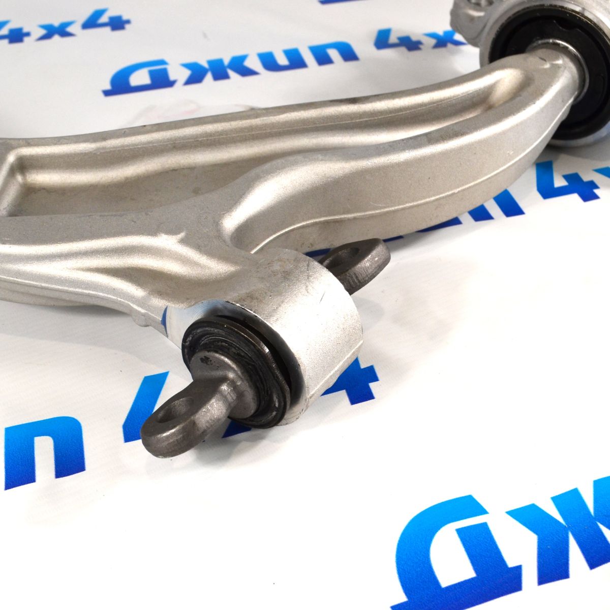 Рычаг передний нижний Chrysler Pacifica (левый) 05274643AA