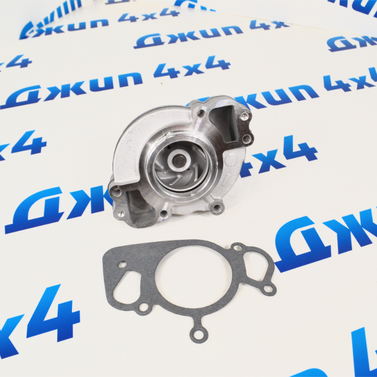 Помпа системы охлаждения Land Rover 4.2SC/4.4 Petrol 4575902