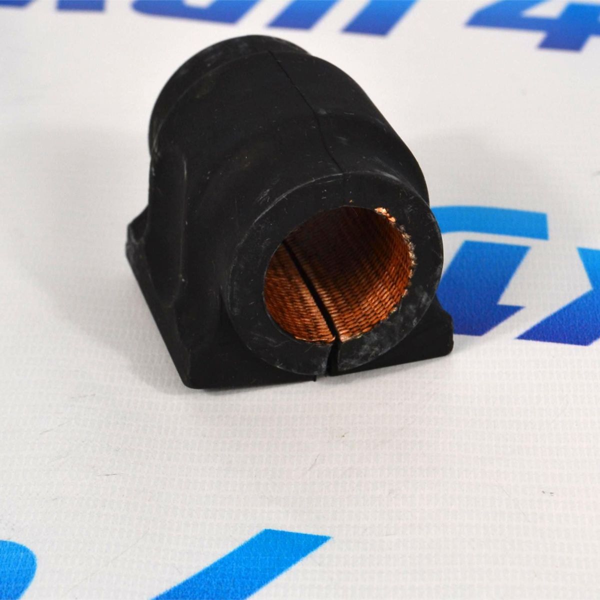 Втулка переднего стабилизатора Range Rover L320 (без аспу) LR018347