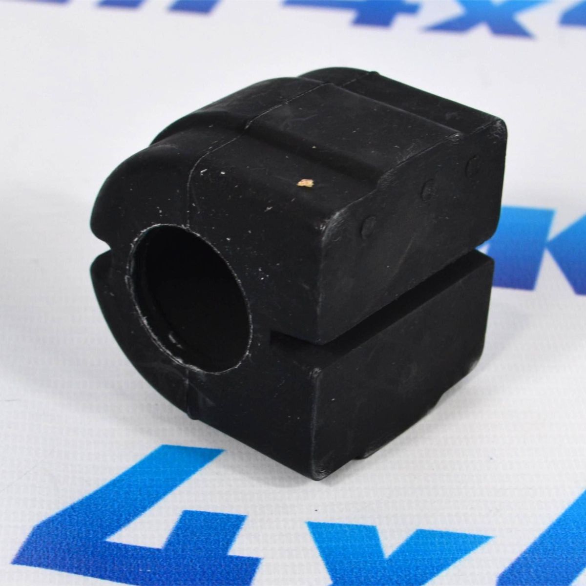 Втулка заднего стабилизатора Range Rover L322 RBX500040