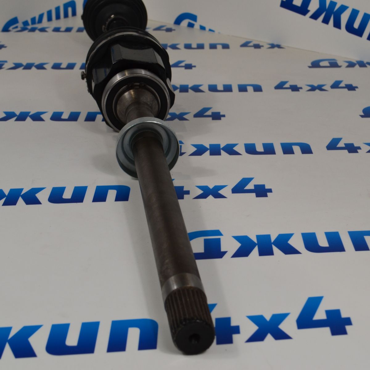 Привод передний Land Rover Discovery L550/Range Rover Evoque L551 (правый) LR061598