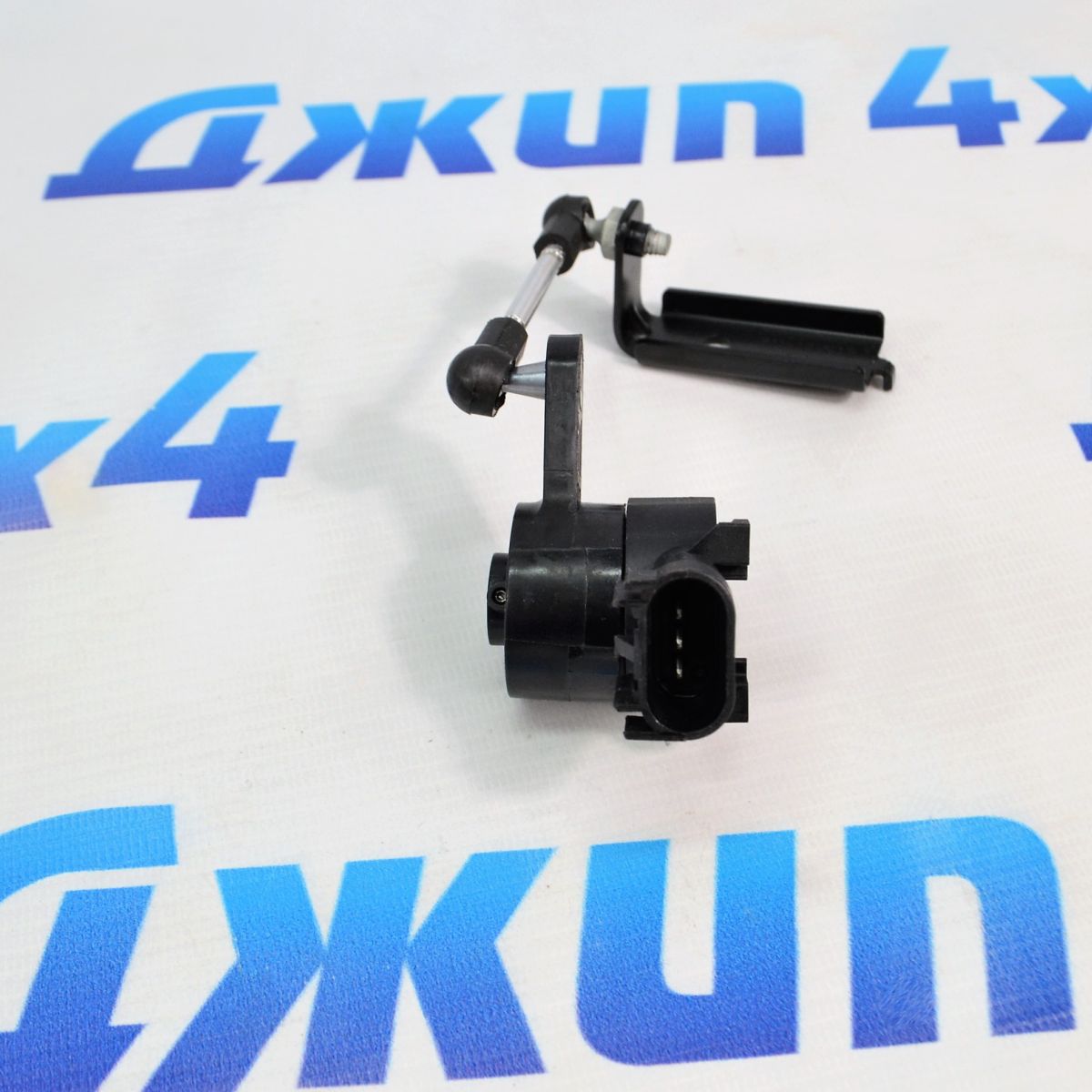 Датчик положения кузова Jeep Grand Cherokee WK2 (задний/левый) 68264613AE