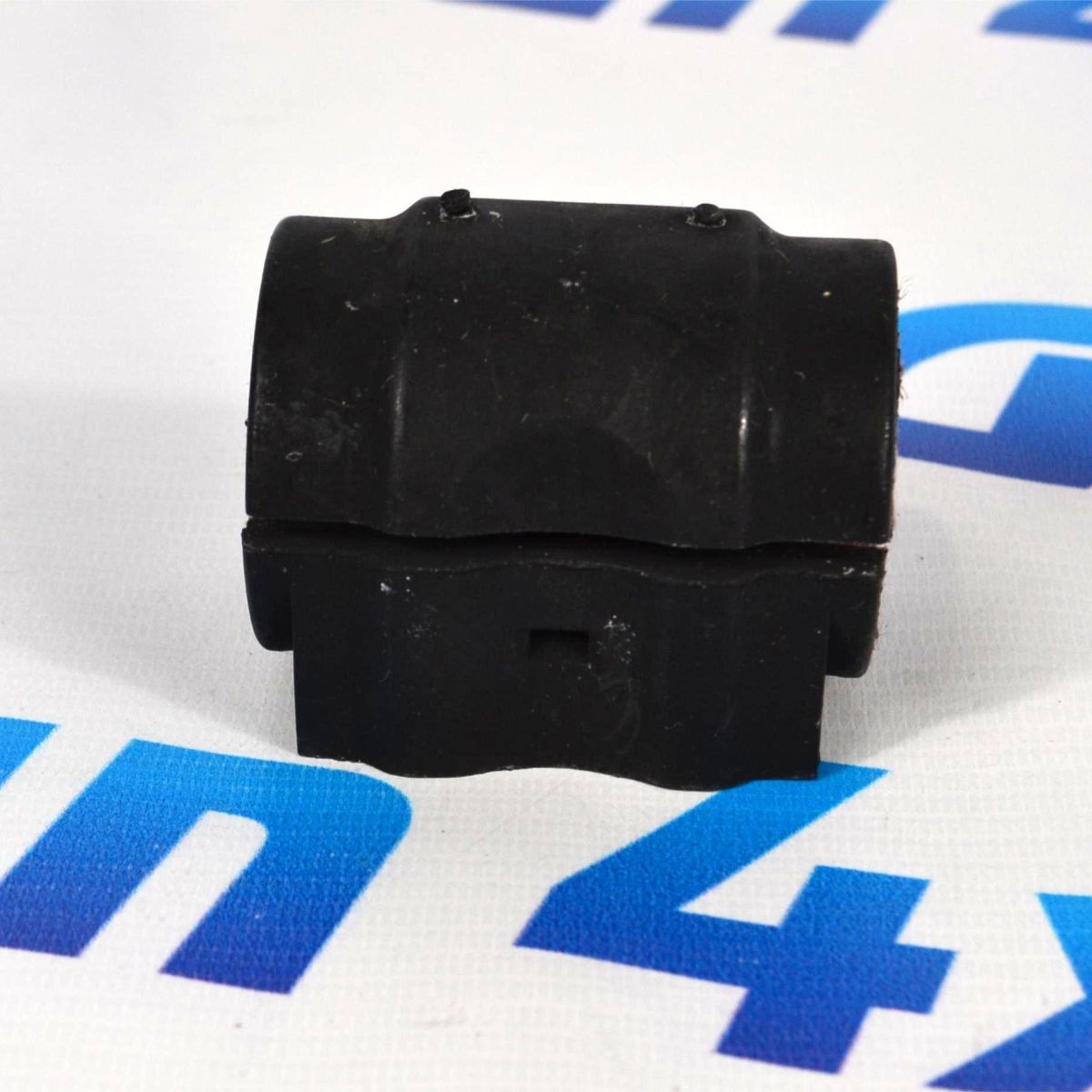 Втулка заднего стабилизатора Land Rover Discovery L319 LR020273