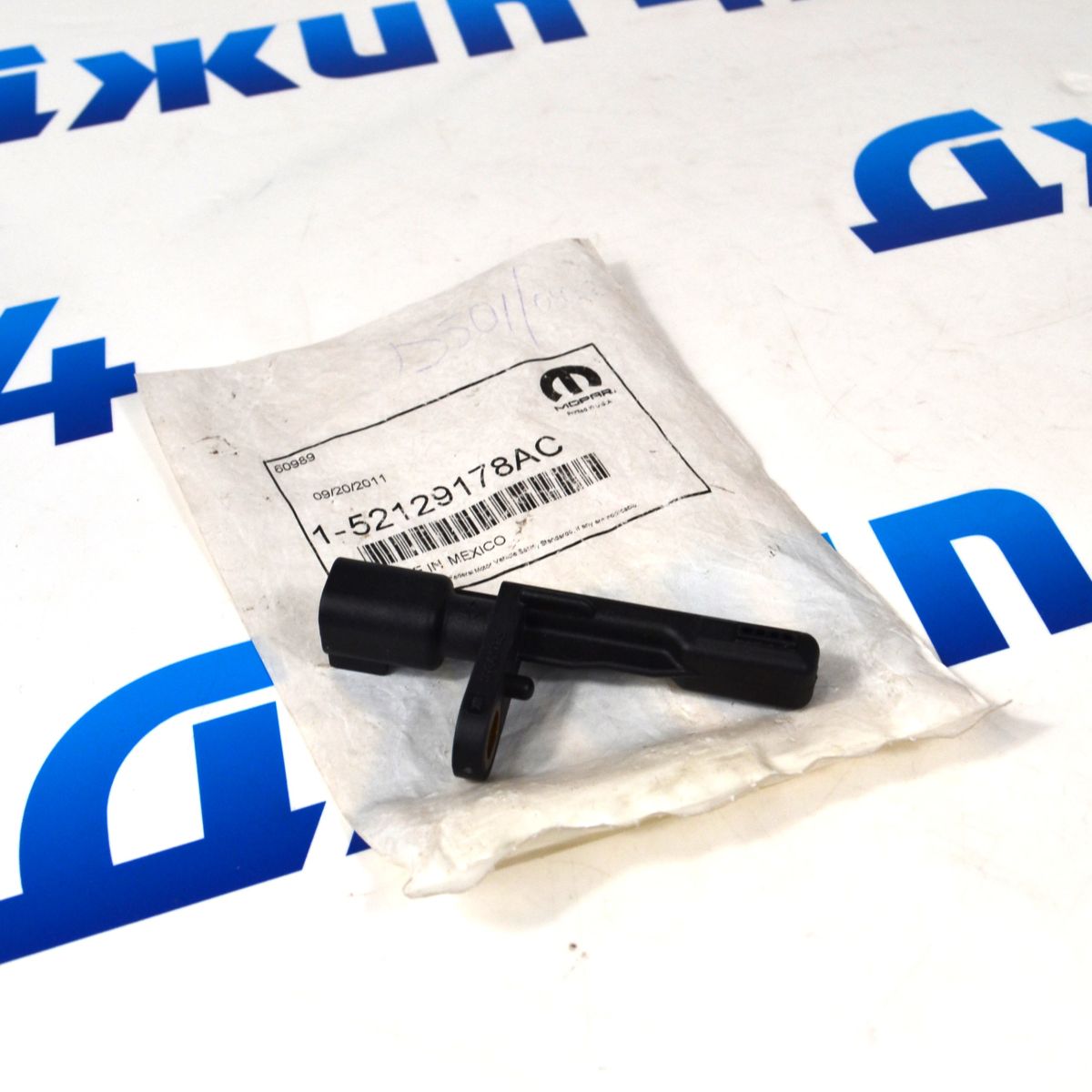 Датчик ABS задний Jeep Cherokee KJ 2006-2007 52129178AC