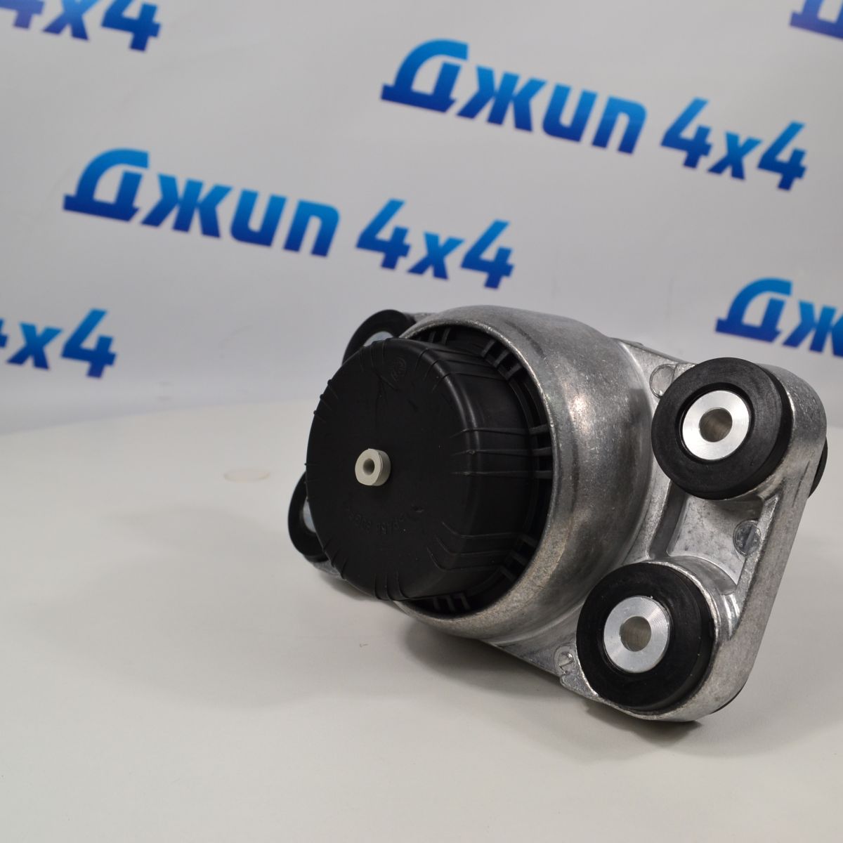 Опора двигателя Range Rover L405 V4.4TD (правая) LR057814