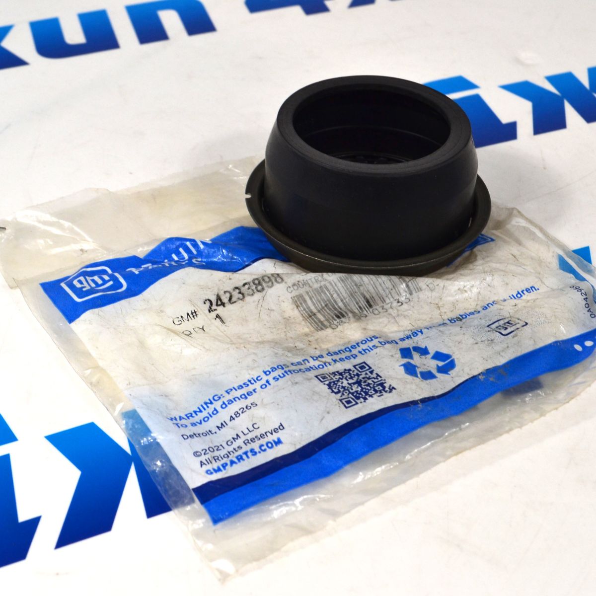 Сальник РКПП на задний кардан Cadillac Escalade K2XX/Chevrolet Tahoe K2UU 24233898