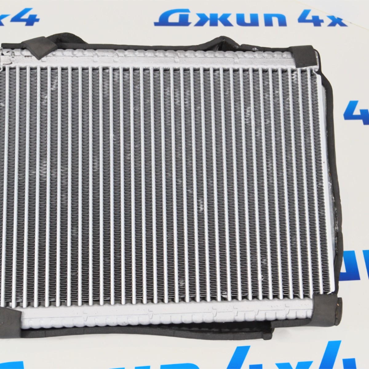 Испаритель кондиционера в комплекте с редукционным клапаном Jeep Wrangler JL/Jeep Gladiator JT 68301871AA