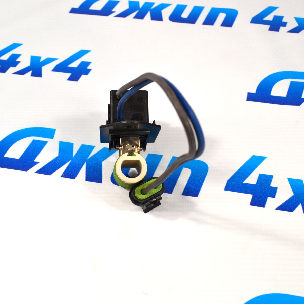 Датчик температуры на вентилятор охлаждения двигателя Dodge Challenger LC 2009-2023 68050128AA