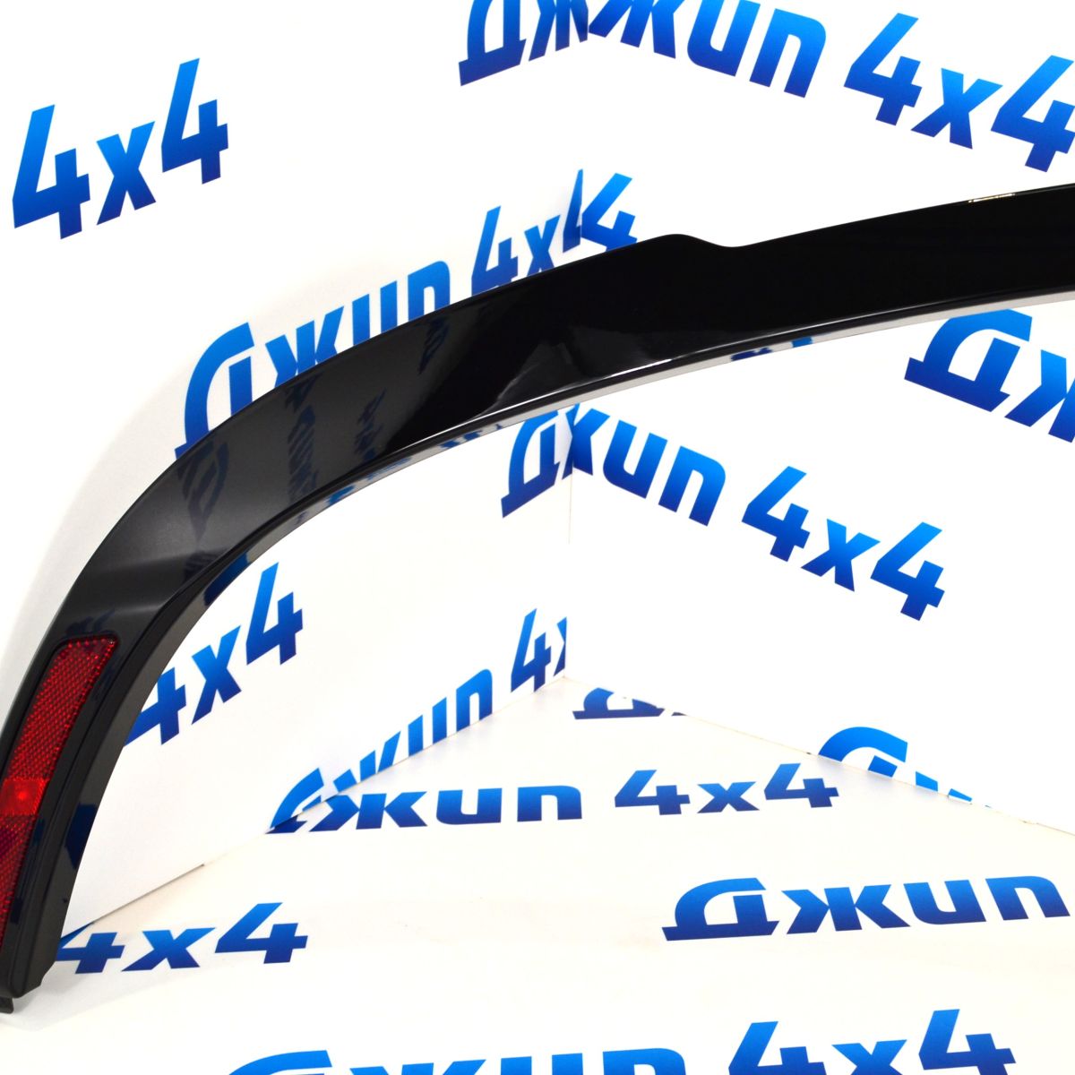 Накладка задней колёсной арки Land Rover Defender L663 (правая) LR130572