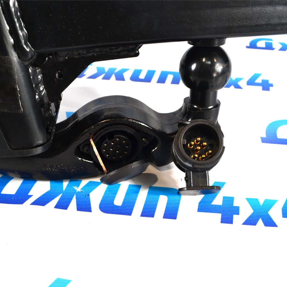 Выдвижной электрический фаркоп Land Rover Range Rover 2017-2022 VPLGT0081