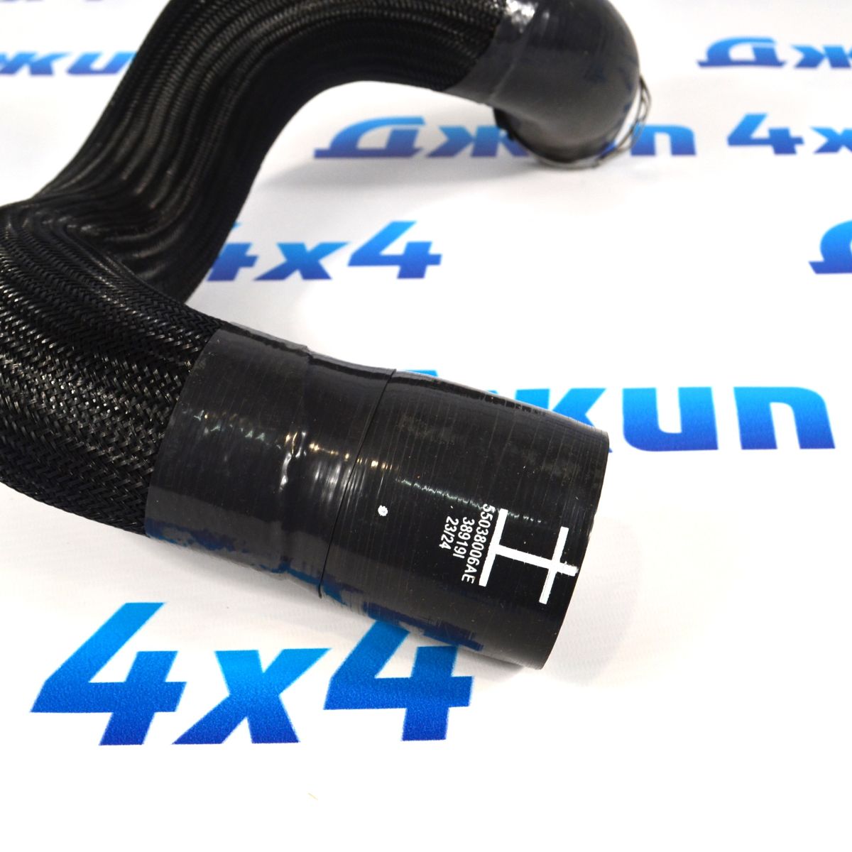 Патрубок интеркулера Jeep Grand Cherokee WK2 3.0CRD 55038006AE