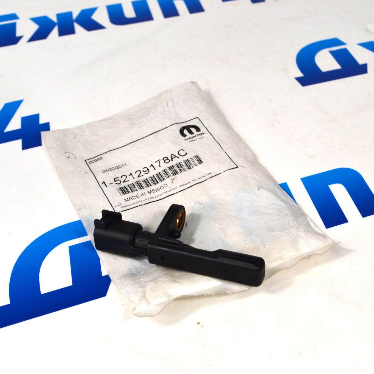 Датчик ABS задний Jeep Cherokee KJ 2006-2007 52129178AC