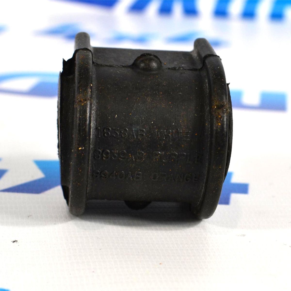 Втулка заднего стабилизатора Dodge Ram 1500 DS 68048854AA