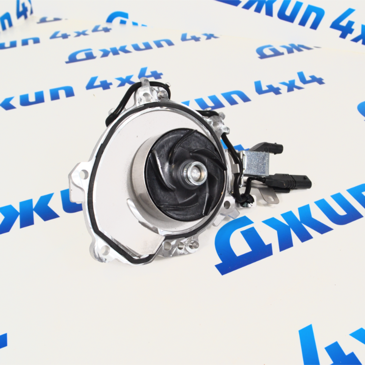 Помпа системы охлаждения Land Rover Discovery Sport L550/Range Rover Velar L560 V2.0T Petrol LR123392